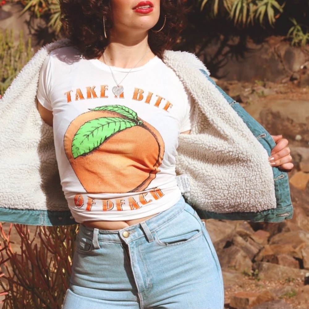 Urban Outfitters Bite My Peach Tee Retro T-shirt XS